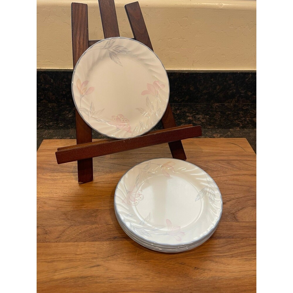 Corelle Impressions Pink Trio 7.25”  plates. (Set B)